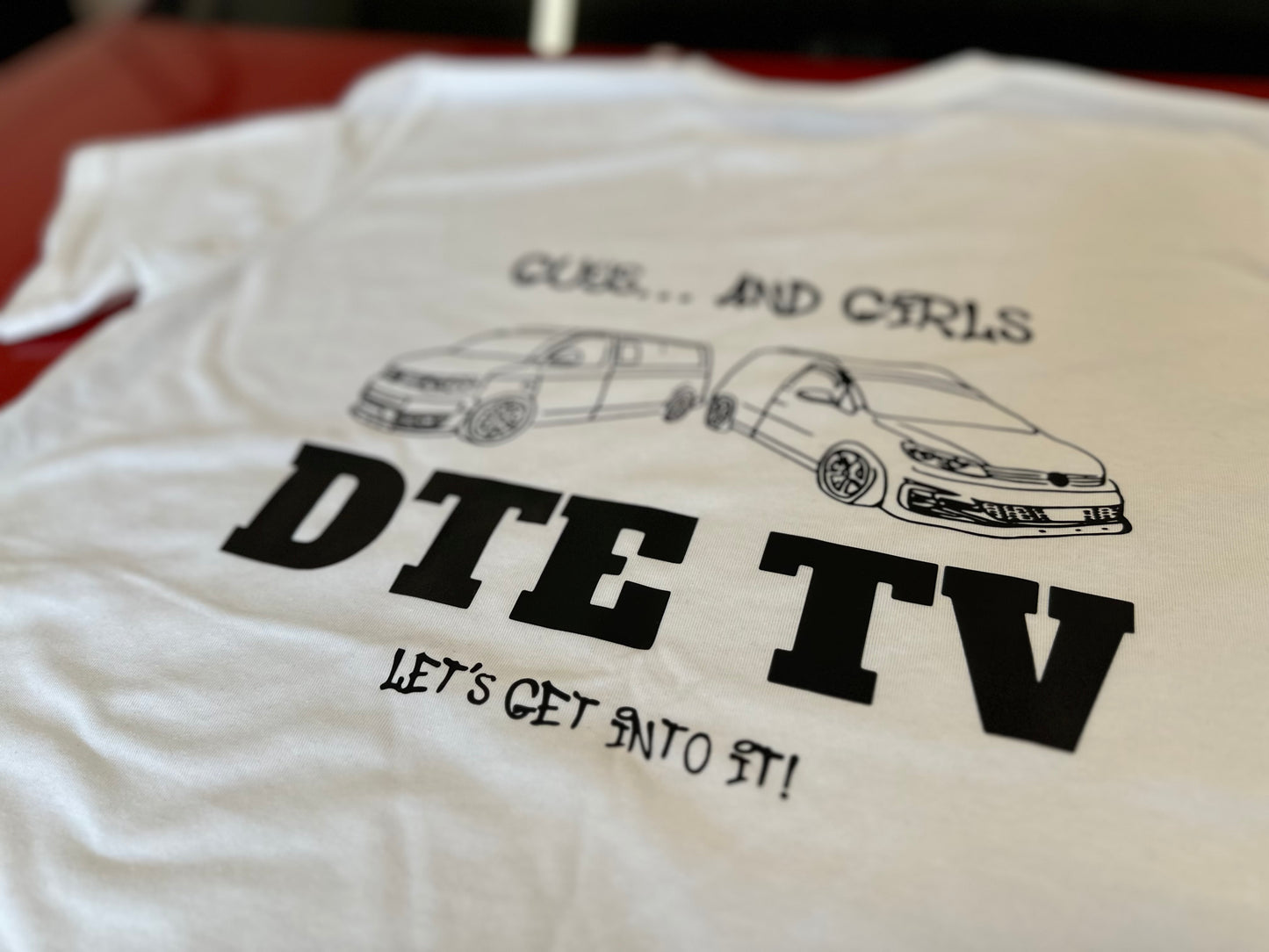 DTE TV t shirt in white